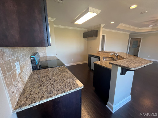 2002 LANDCASTER Court