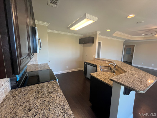 2002 LANDCASTER Court