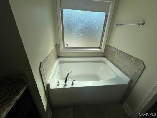 2002 LANDCASTER Court