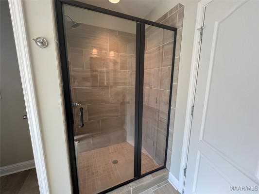 2002 LANDCASTER Court