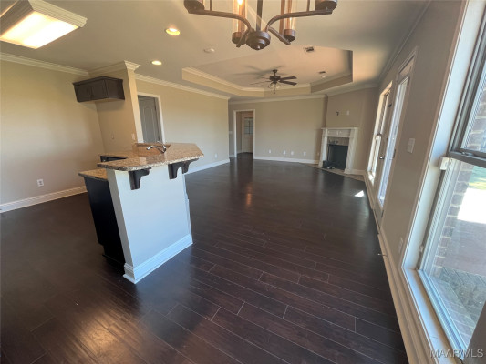 2002 LANDCASTER Court