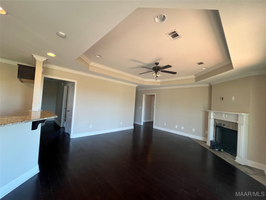 2002 LANDCASTER Court