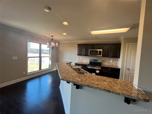 2002 LANDCASTER Court