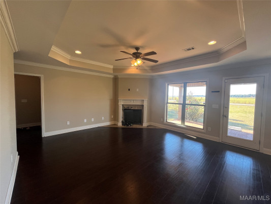 2002 LANDCASTER Court