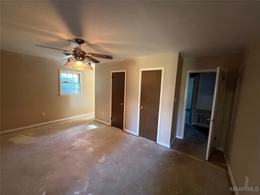 212 W Vanderbilt Loop