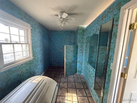 212 W Vanderbilt Loop