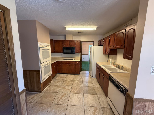 212 W Vanderbilt Loop