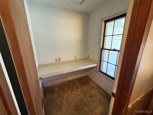 212 W Vanderbilt Loop