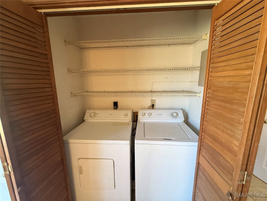 212 W Vanderbilt Loop