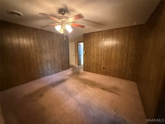 212 W Vanderbilt Loop