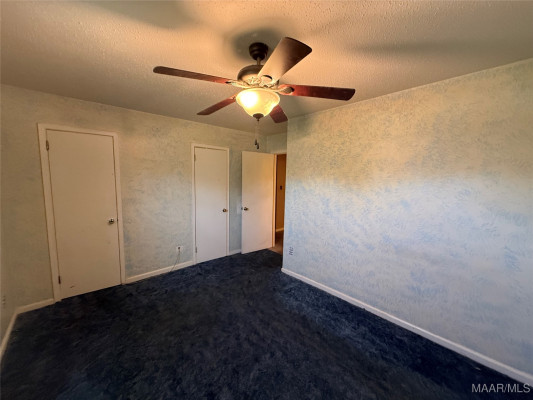 212 W Vanderbilt Loop