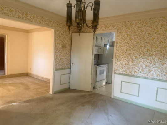 569 Chatsworth Drive