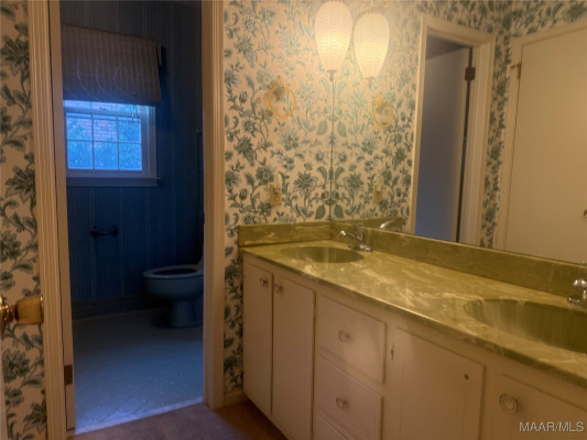 569 Chatsworth Drive