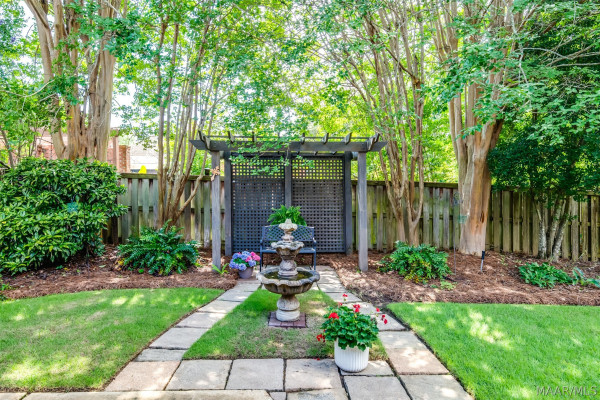 8132 Longneedle Place