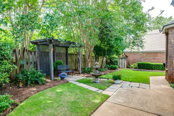 8132 Longneedle Place