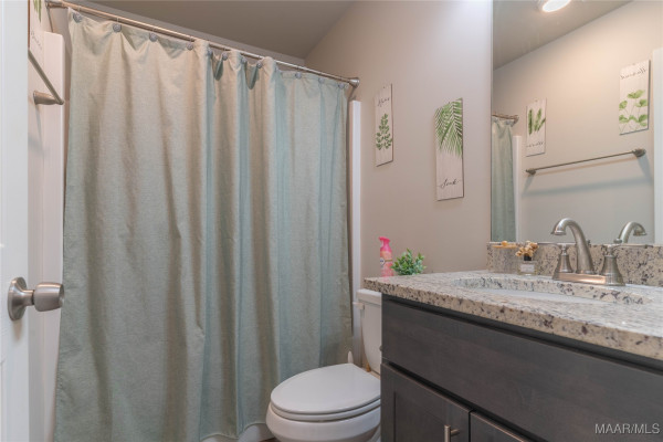 6136 Burbank Crossing Loop