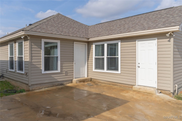 6136 Burbank Crossing Loop