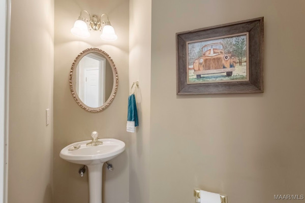 501 Red Oak Court