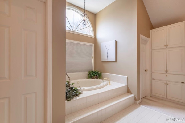 501 Red Oak Court