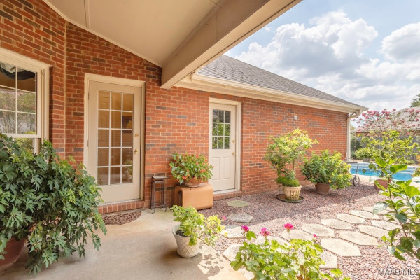 501 Red Oak Court