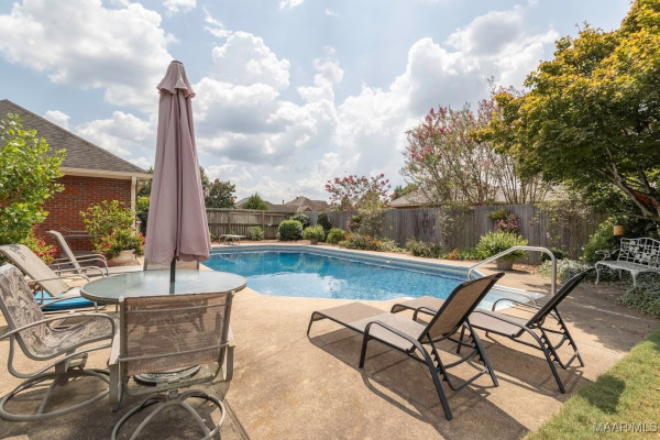 501 Red Oak Court