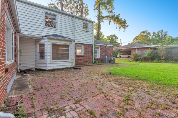 2035 Commodore Circle