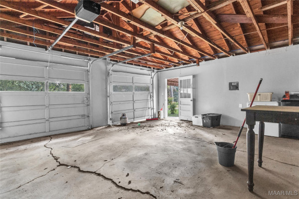 2035 Commodore Circle