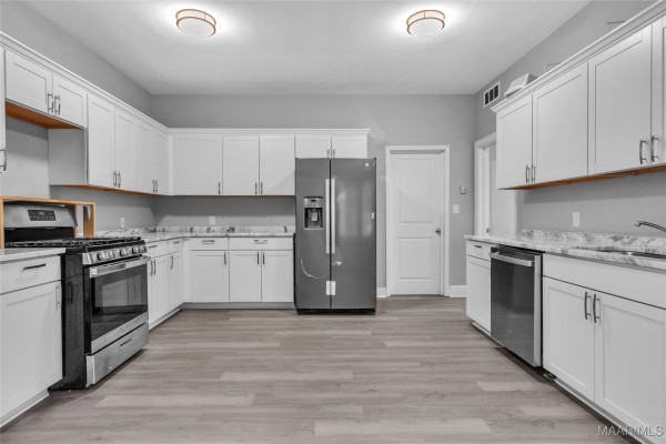 2035 Commodore Circle