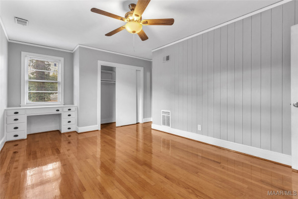 2035 Commodore Circle