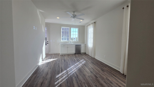 4517 Broadwick Street