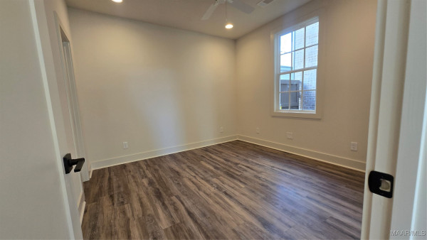 4517 Broadwick Street