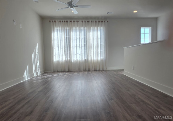 4517 Broadwick Street