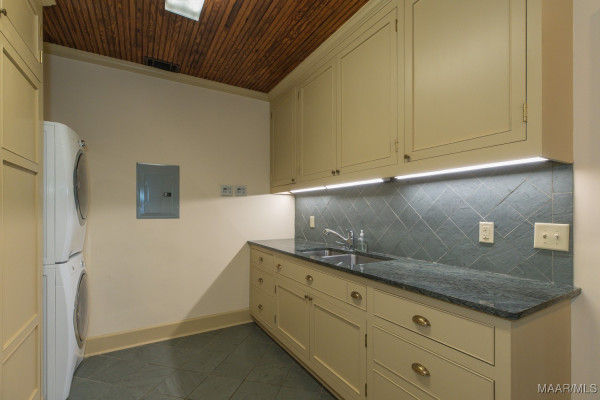 3317 Bankhead Avenue