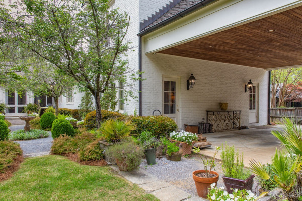 3317 Bankhead Avenue