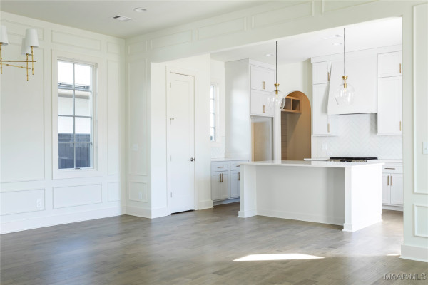 4610 Broadwick Street