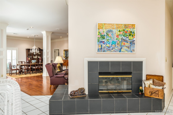 8189 Longneedle Place