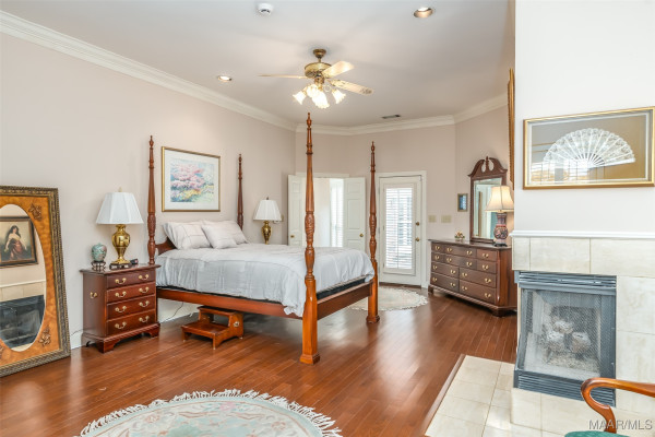 8189 Longneedle Place