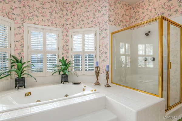 8189 Longneedle Place