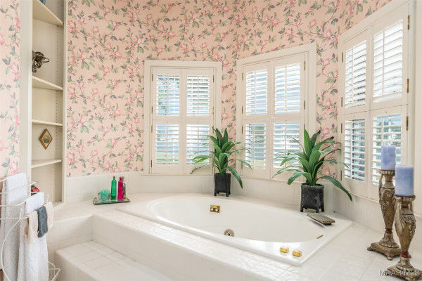 8189 Longneedle Place