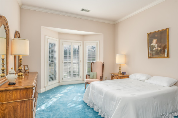 8189 Longneedle Place