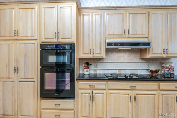 8189 Longneedle Place