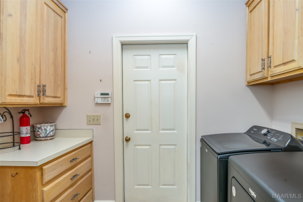 8189 Longneedle Place