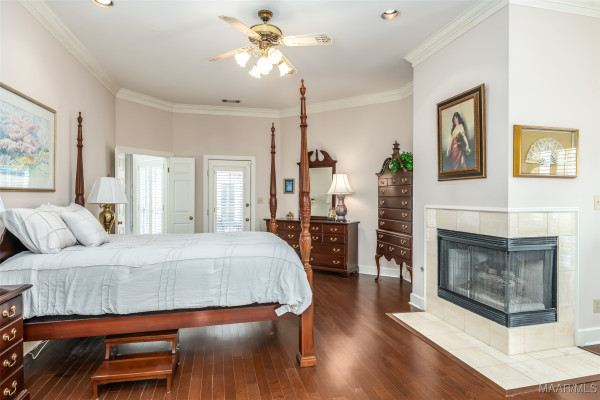 8189 Longneedle Place