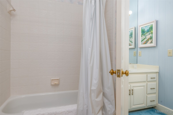 8189 Longneedle Place