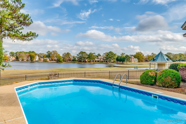 8189 Longneedle Place