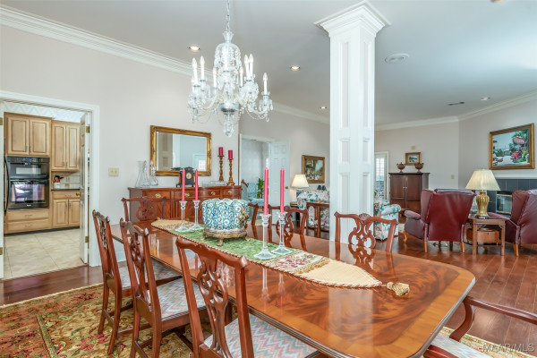 8189 Longneedle Place