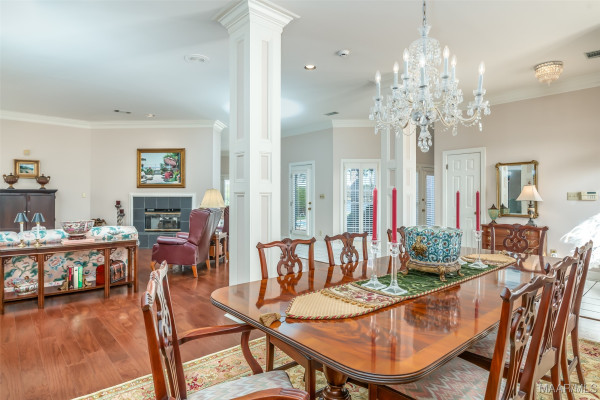 8189 Longneedle Place