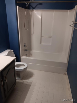 1049 COUNTRYSIDE Lane