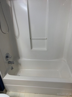 1049 COUNTRYSIDE Lane