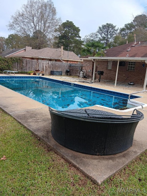 1049 COUNTRYSIDE Lane